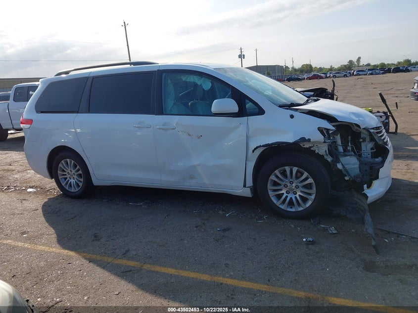 5TDYK3DC1DS380956 2013 TOYOTA SIENNA photo no. 13