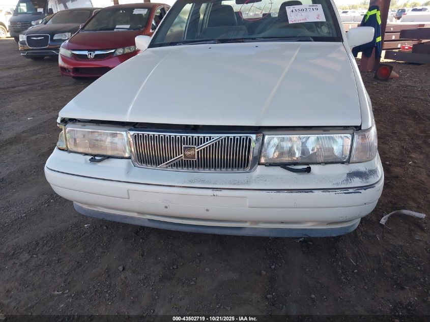1998 Volvo S90 VIN: YV1KS9606W1123796 Lot: 43502719