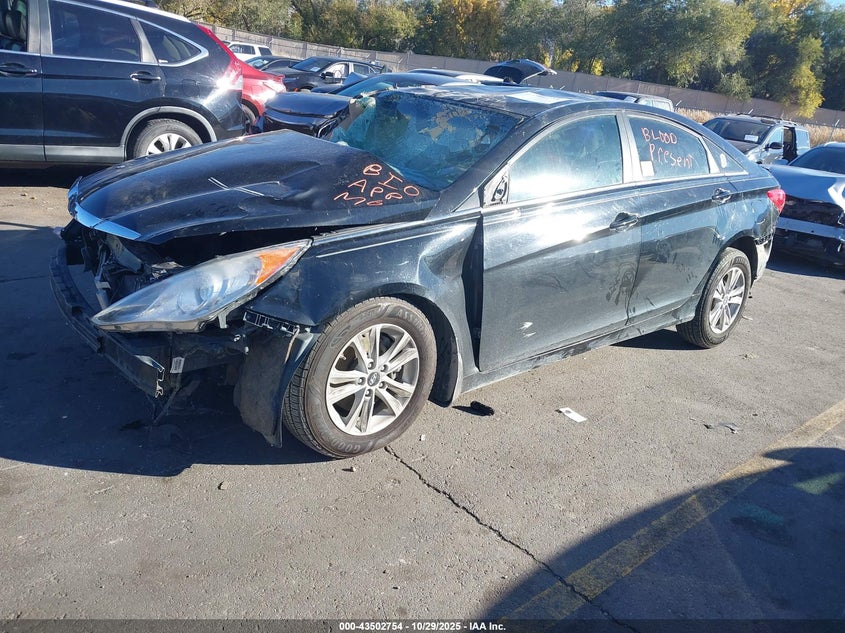 5NPEB4AC3BH256249 2011 HYUNDAI SONATA photo no. 2