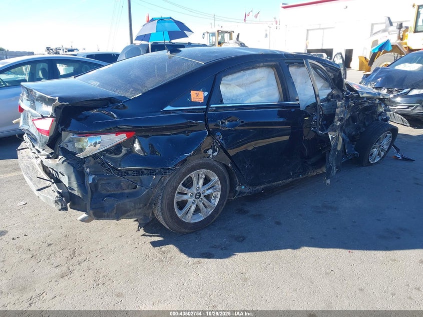 5NPEB4AC3BH256249 2011 HYUNDAI SONATA photo no. 4