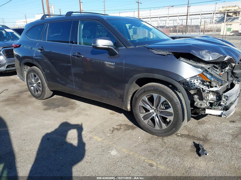 TOYOTA HIGHLANDER HYBRID XLE