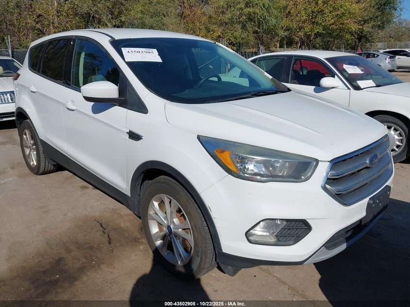 2017 FORD ESCAPE SE - 1FMCU0GDXHUA52567
