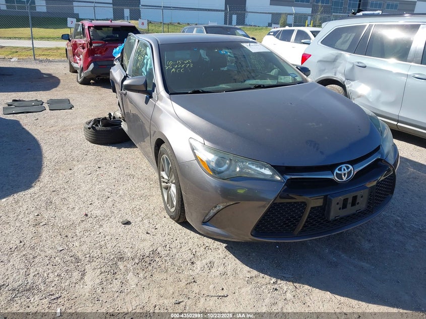 TOYOTA CAMRY SE
