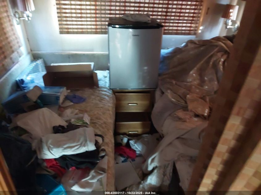 1989 Chevrolet P30 VIN: 1GBKP37W6K3305881 Lot: 43503117