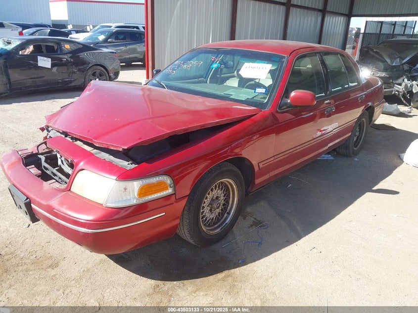 2FAFP74W71X121288 2001 FORD CROWN VICTORIA photo no. 2