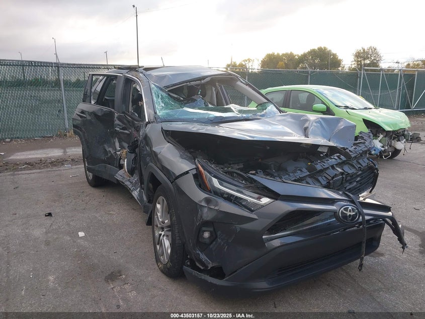 TOYOTA RAV4 XLE PREMIUM