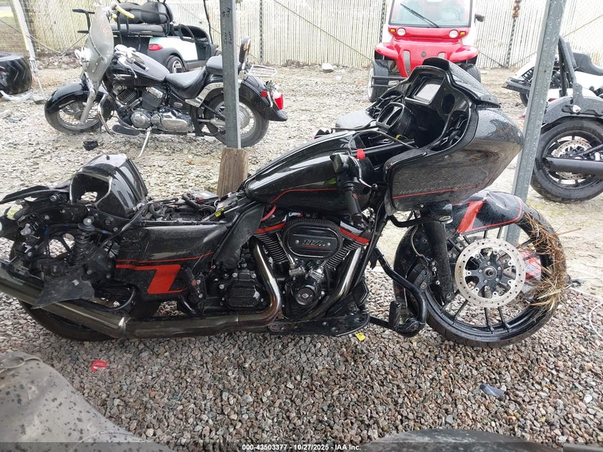 1HD1TCL15JB950909 2018 HARLEY-DAVIDSON ROAD GLIDE photo no. 11