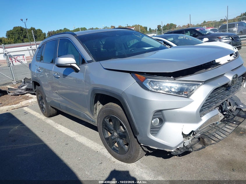 TOYOTA RAV4 XLE