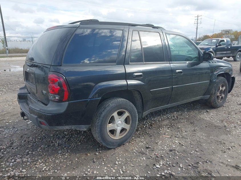1GNDT13S652307753 2005 CHEVROLET TRAILBLAZER photo no. 4