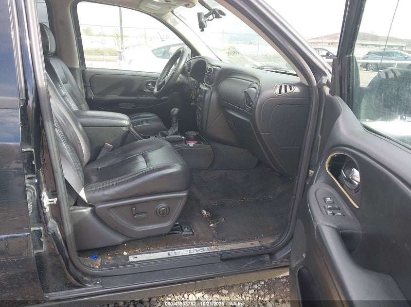1GNDT13S652307753 2005 CHEVROLET TRAILBLAZER photo no. 5