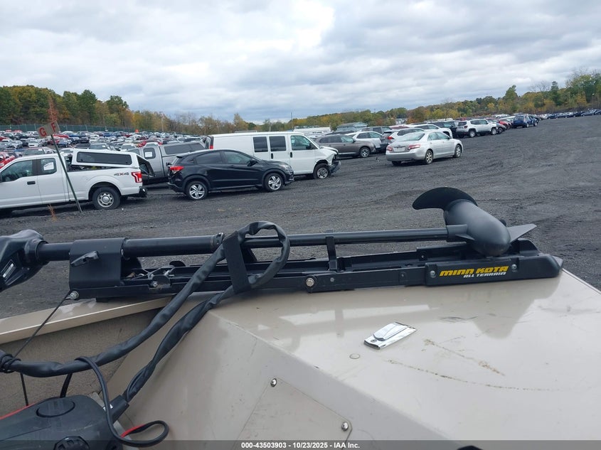 1MDA5XP161A172366 2001   photo no. 12
