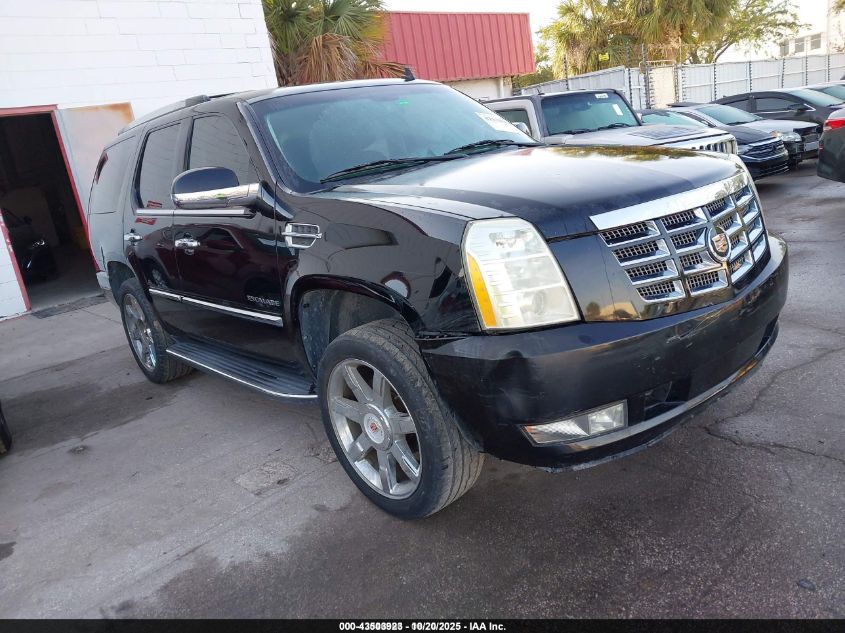 CADILLAC ESCALADE LUXURY