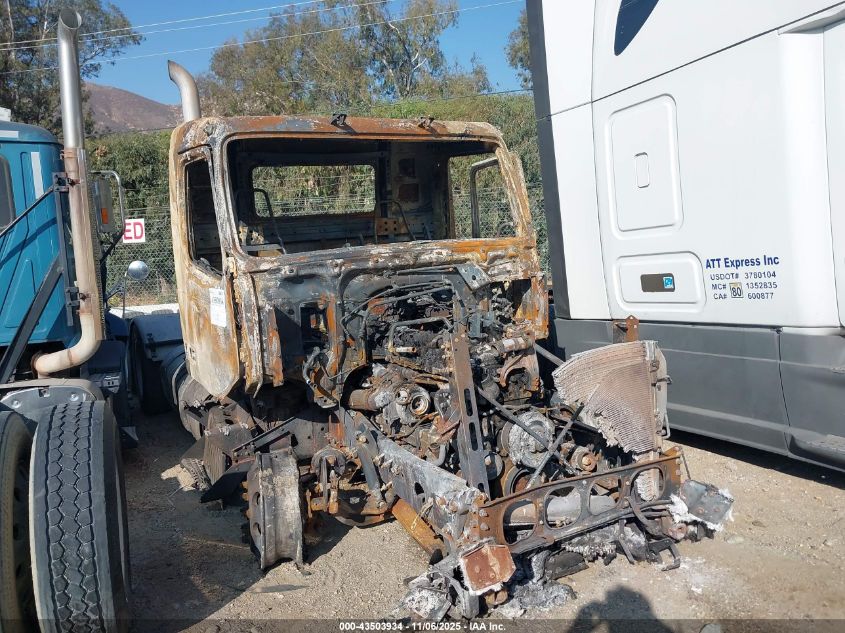 4V4NC9EH2GN964102 VOLVO VN Photo 1