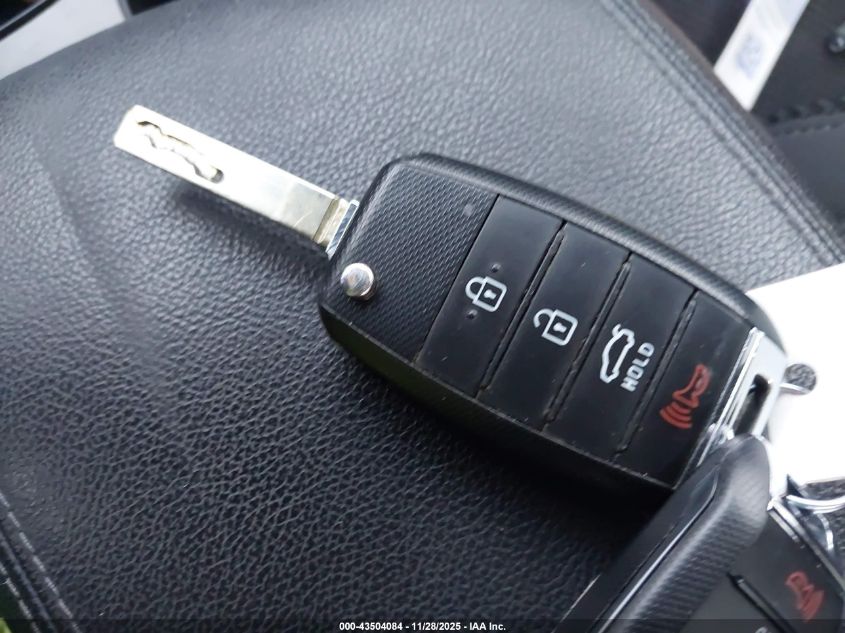 2020 Kia Optima Lx VIN: 5XXGT4L32LG450979 Lot: 43504084