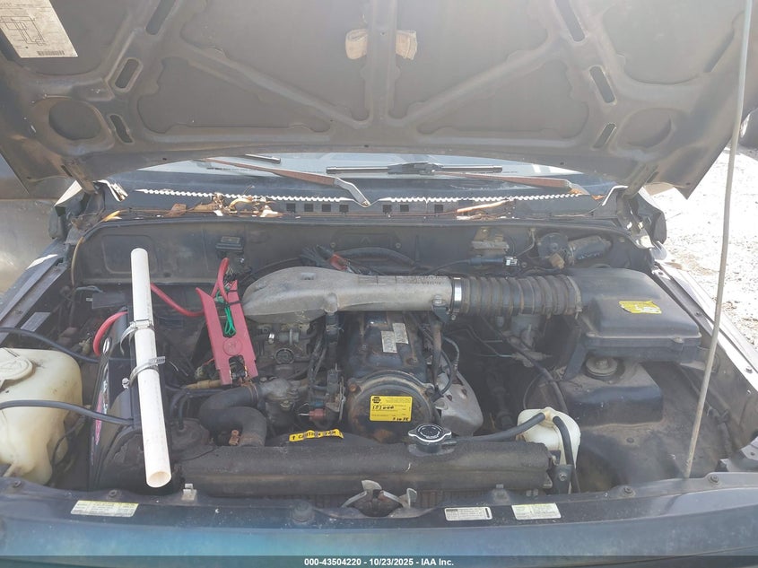 1994 Geo Tracker VIN: 2CNBJ18U7R6928021 Lot: 43504220