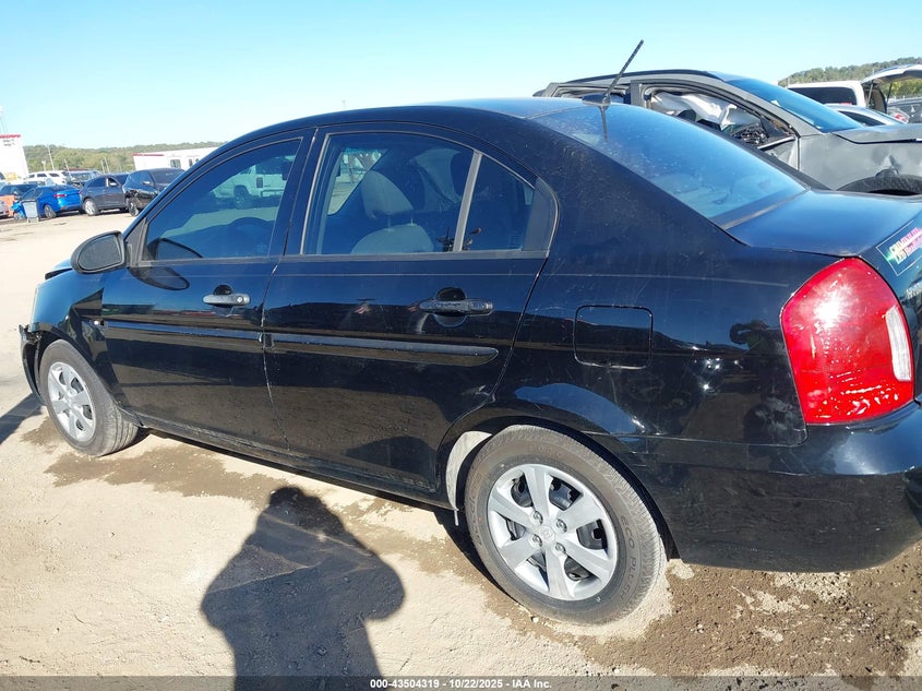 2008 Hyundai Accent Gls VIN: KMHCN46C78U232151 Lot: 43504319