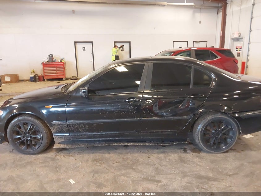 2003 BMW 330Xi VIN: WBAEW53423PG23521 Lot: 43504324