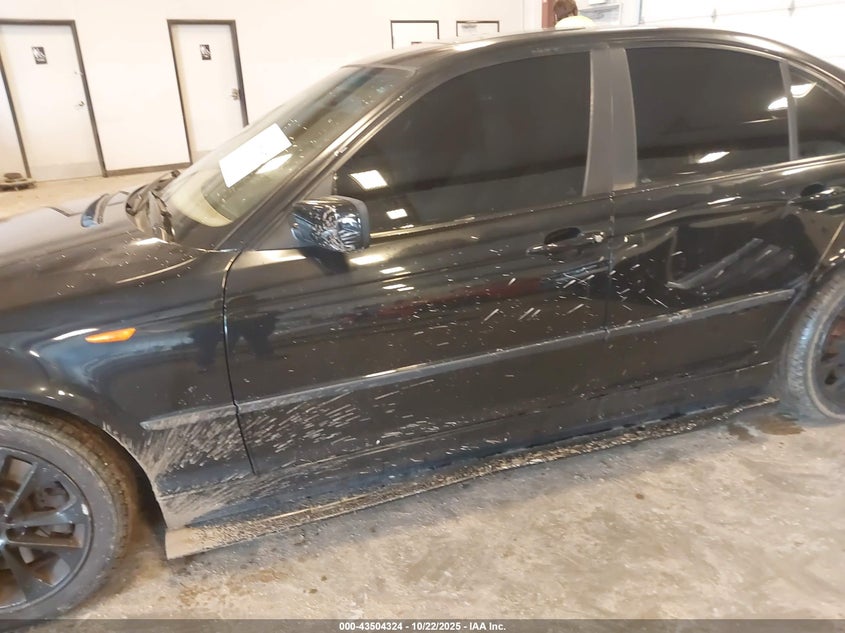2003 BMW 330Xi VIN: WBAEW53423PG23521 Lot: 43504324