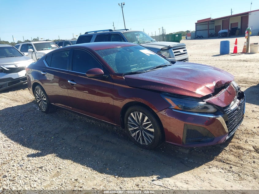 NISSAN ALTIMA SV FWD