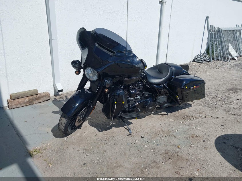 2019 HARLEY-DAVIDSON FLHXS 1HD1KRP10KB684605