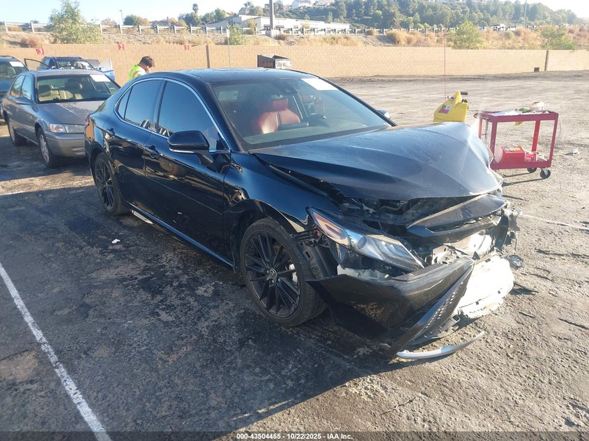 TOYOTA CAMRY XSE