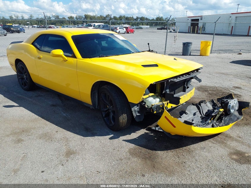 2017 DODGE CHALLENGER SXT - 2C3CDZAG5HH555569