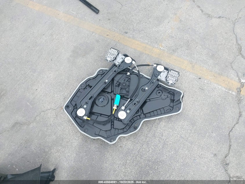 2022 Tesla Model Y Long Range Dual Motor All-Wheel Drive VIN: 7SAYGDEE9NF337966 Lot: 43504591