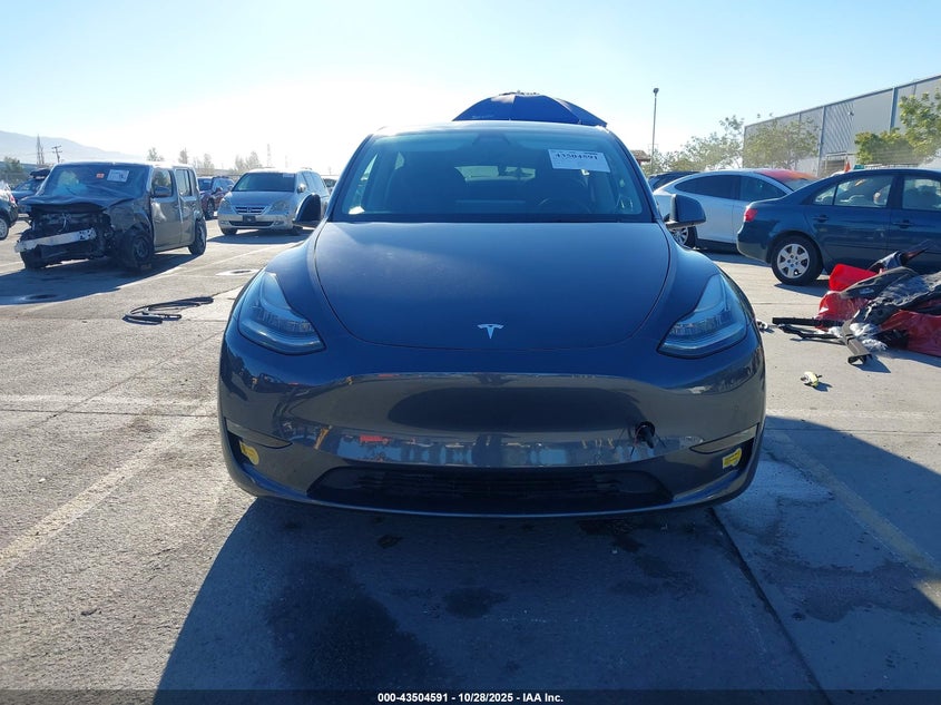 2022 Tesla Model Y Long Range Dual Motor All-Wheel Drive VIN: 7SAYGDEE9NF337966 Lot: 43504591