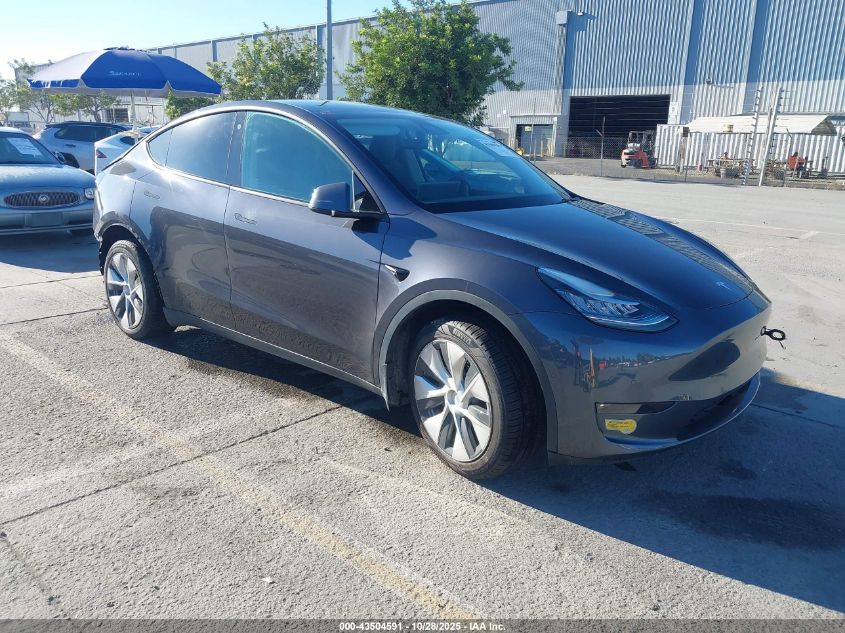 2022 Tesla Model Y Long Range Dual Motor All-Wheel Drive