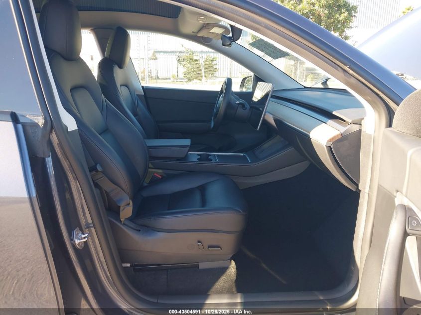 2022 Tesla Model Y Long Range Dual Motor All-Wheel Drive