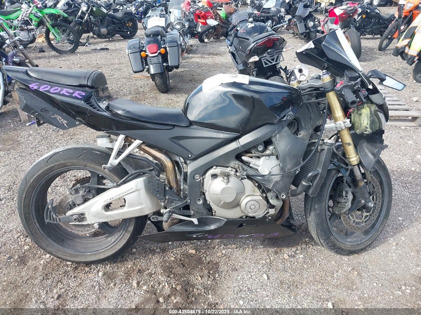 JH2PC37096M307138 2006 HONDA CBR photo no. 12