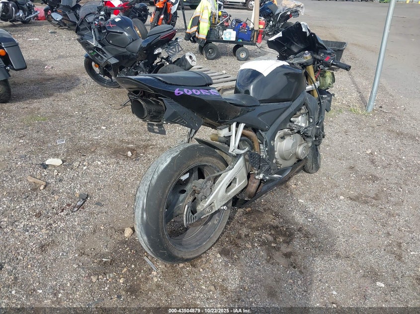 JH2PC37096M307138 2006 HONDA CBR photo no. 4