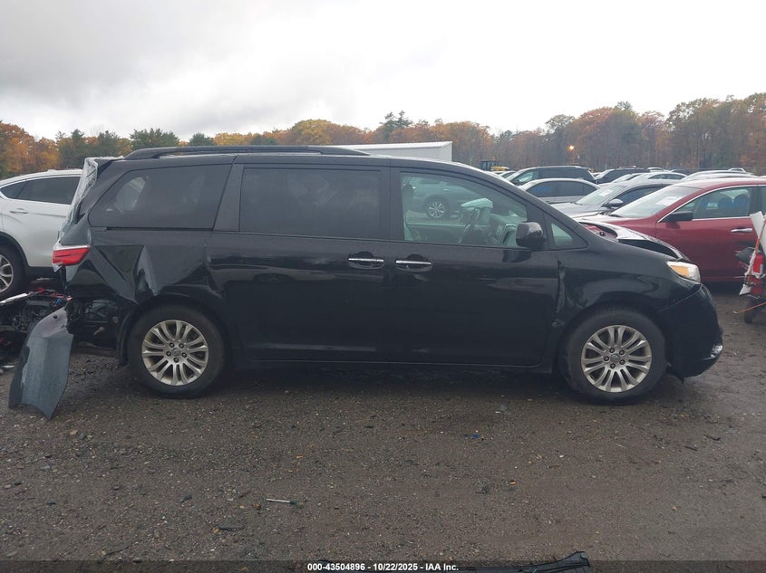 2017 TOYOTA SIENNA XLE 8 PASSENGER 5TDYZ3DC5HS862427
