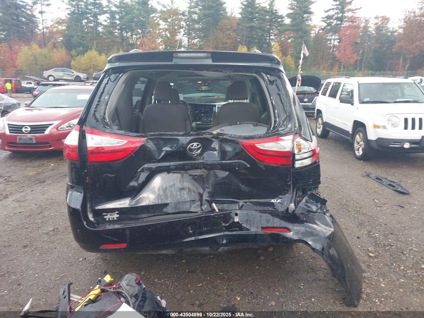 2017 TOYOTA SIENNA XLE 8 PASSENGER 5TDYZ3DC5HS862427