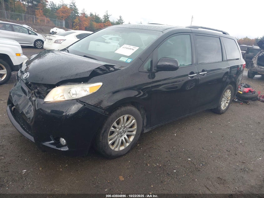 2017 TOYOTA SIENNA XLE 8 PASSENGER 5TDYZ3DC5HS862427