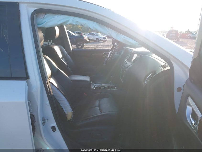 2017 NISSAN PATHFINDER PLATINUM 5N1DR2MN4HC615634