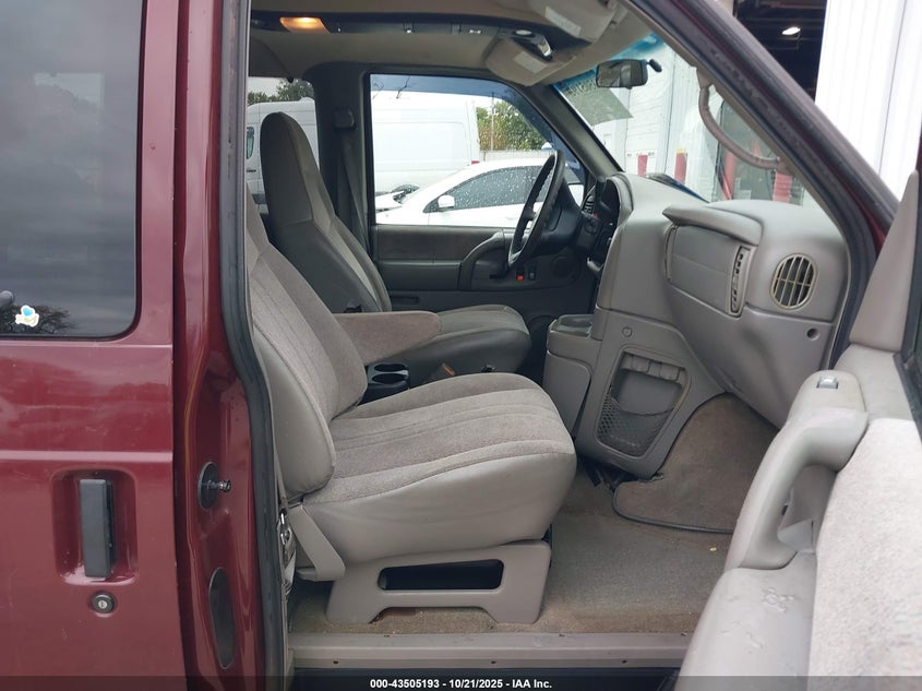 1GNDM19X22B129965 2002 CHEVROLET ASTRO photo no. 5