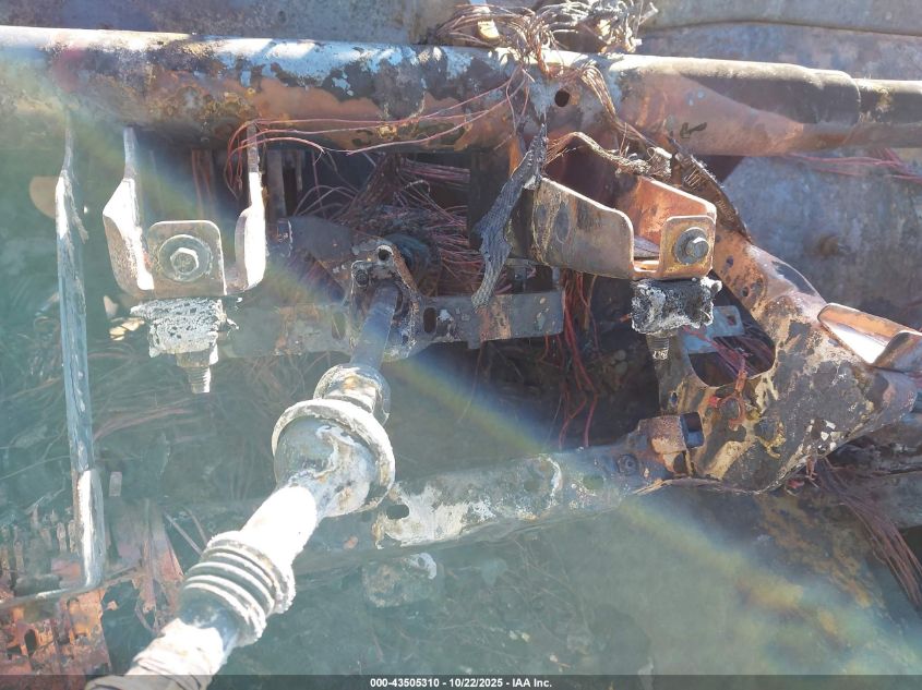 2001 Ford F-250 Lariat/Xl/Xlt VIN: 1FTNX21F31EB00016 Lot: 43505310