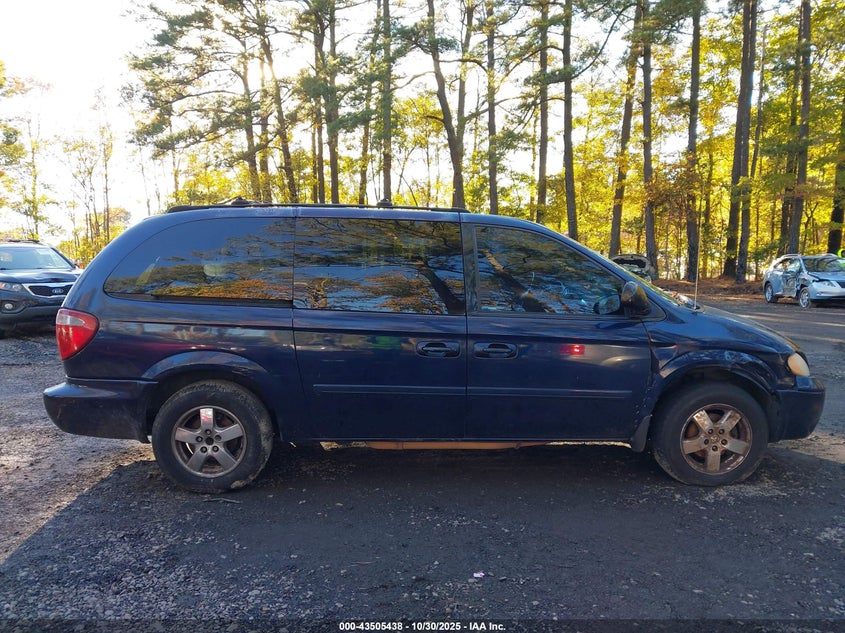 2005 Dodge Grand Caravan Sxt VIN: 2D4GP44L75R239373 Lot: 43505438