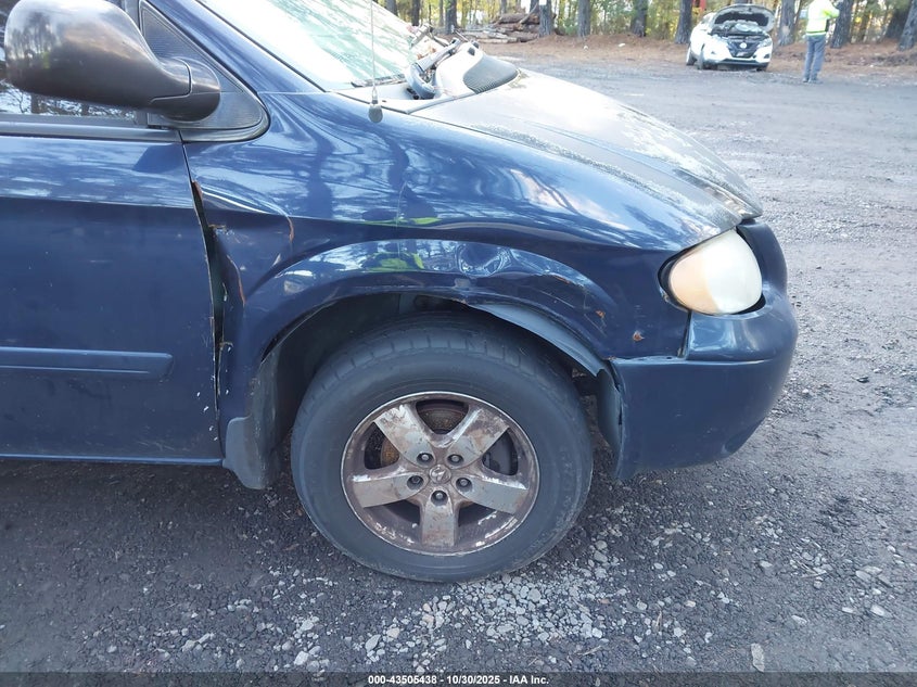2005 Dodge Grand Caravan Sxt VIN: 2D4GP44L75R239373 Lot: 43505438