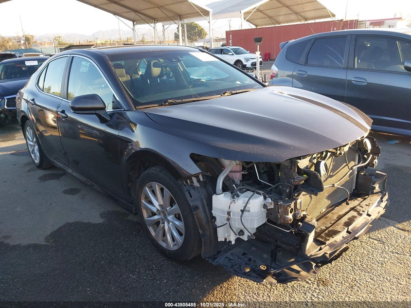 2018 TOYOTA CAMRY LE - 4T1B11HK6JU064003