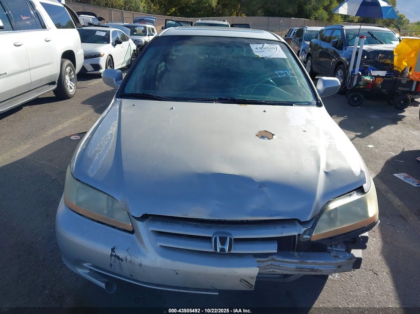 1HGCG16552A042552 2002 HONDA ACCORD photo no. 13