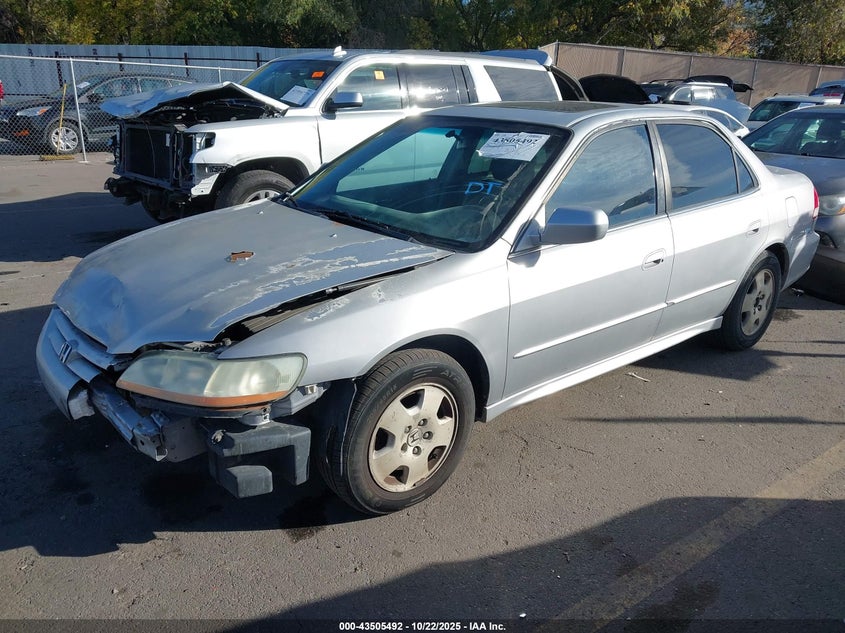 1HGCG16552A042552 2002 HONDA ACCORD photo no. 2