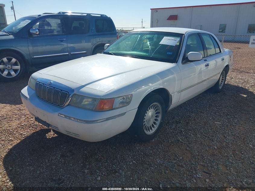 2MEFM75W2YX736101 2000 MERCURY GRAND MARQUIS photo no. 2