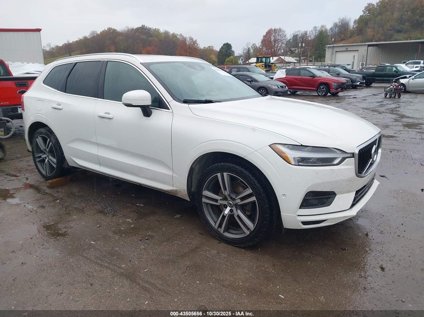 VOLVO XC60 T5 MOMENTUM