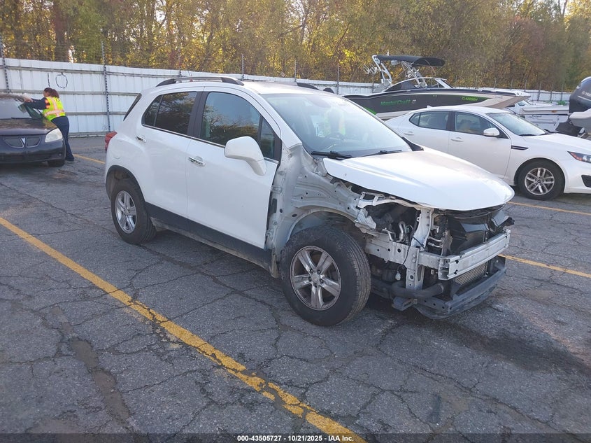 CHEVROLET TRAX FWD LT