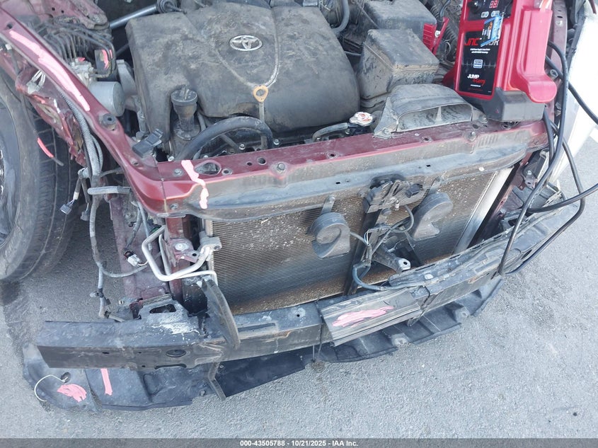 2017 TOYOTA SIENNA XLE 8 PASSENGER 5TDYZ3DC5HS818105