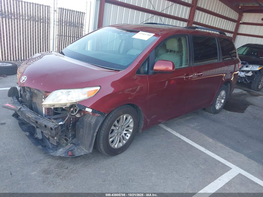 2017 TOYOTA SIENNA XLE 8 PASSENGER 5TDYZ3DC5HS818105