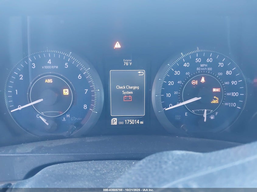 2017 TOYOTA SIENNA XLE 8 PASSENGER 5TDYZ3DC5HS818105