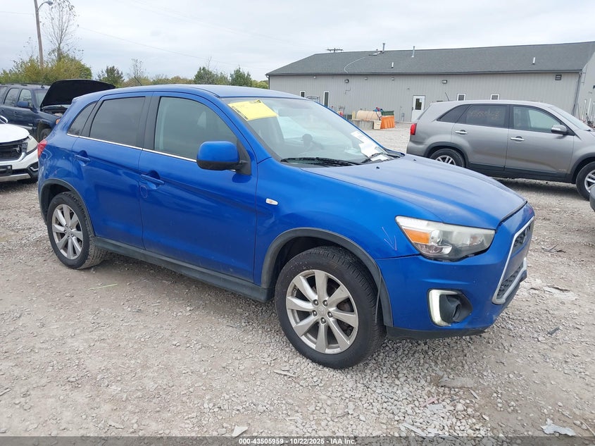 MITSUBISHI OUTLANDER SPORT SE